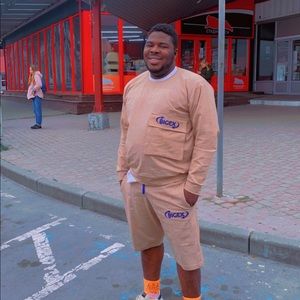 Meet your Posher, Tayobi